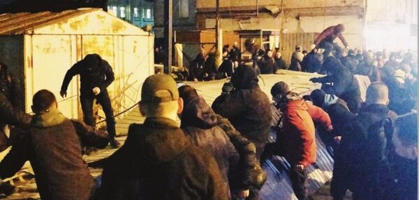 Нацкорпус объявил о блокировании стройки на месте Сенного рынка в Киеве (видео)