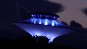 Над Нью-Мексико появилось НЛО в форме чёрного диска с синими огнями