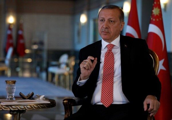Президент Турции призывает США и РФ вывести свои войска из Сирии