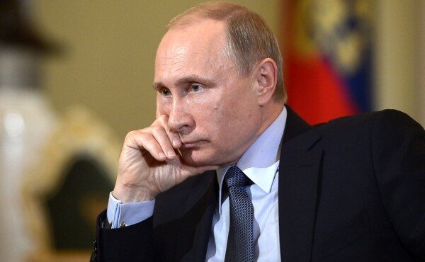 Путин заявил, что еще рано отвечать на вопросы о выборах президента