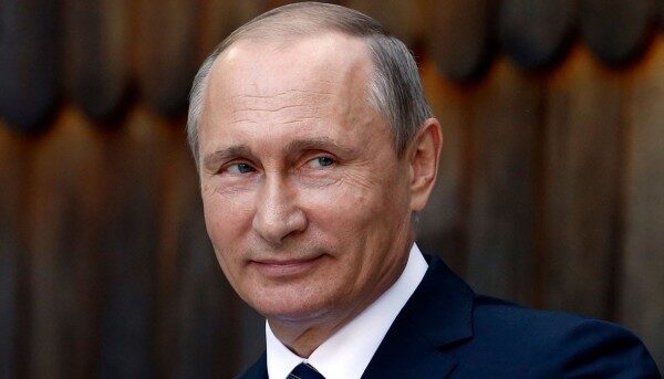 Путин заявил о важности пресечения попыток фальсифицировать историю