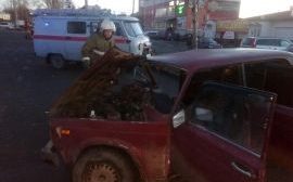 Пьяный лихач протаранил бетонный столб в Вологде и покалечил пассажирку
