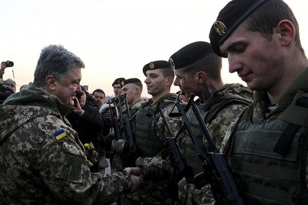 В Госдуме дискредитацией назвали смену цвета беретов украинских десантников