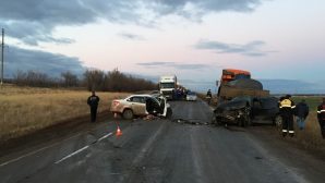 В ужасном ДТП в Оренгбургской области погибли два человека