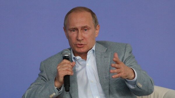 Владимир Путин пригласил экс-губернаторов на Новогодний прием в Кремле