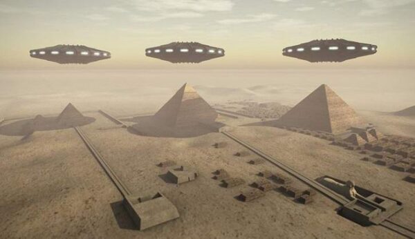 Загадочные древние письмена, оставленные пришельцами, найдены возле египетских пирамид