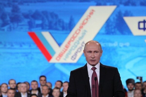 Безруков и Емельяненко пополнят инициативную группу Путина
