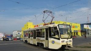 Колесо оторвалось на полном ходу у трамвая в Кемерове