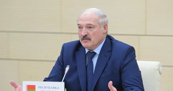 Лукашенко считает неприемлемым отношение к российским спортсменам