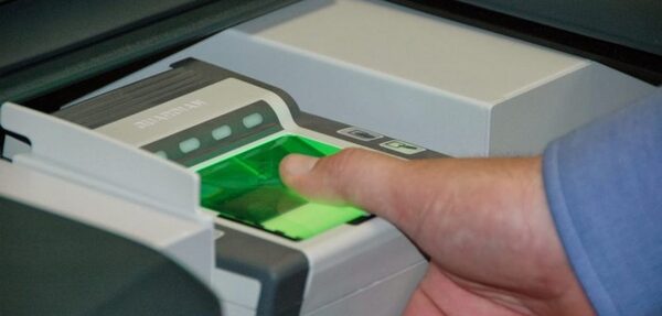 МИД: Украина будет проверять «биометрику» у граждан 70 стран