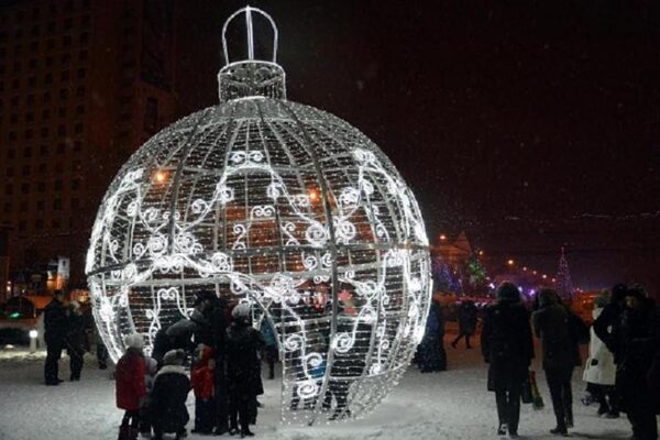 На улицах Ставрополя установлены новогодние арт-объекты