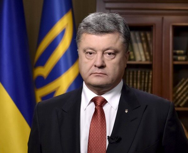 Президент или олигарх: Берлин требует от Порошенко определиться