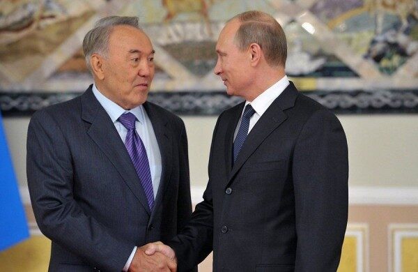 Путин поздравил президента Казахстана с Днем независимости республики