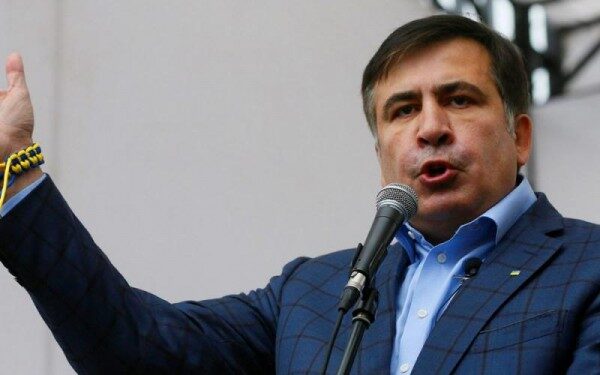 Саакашвили заявил, что Украина начала «стряхивать с тела присосавшихся барыг»