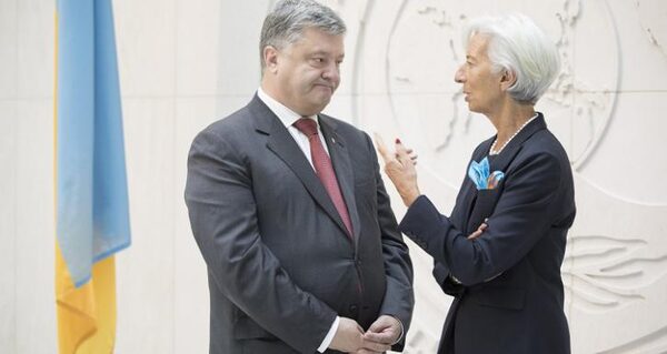 Слишком шикарно живете: МВФ требует от Киева «закрутить гайки» для украинцев