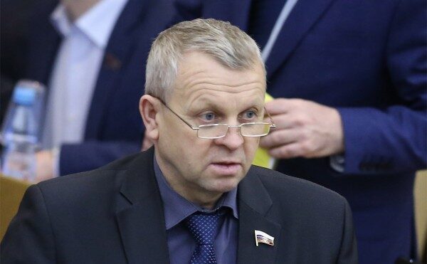 Суд вернул депутату Андрею Палкину для оплаты налогов 150 машин
