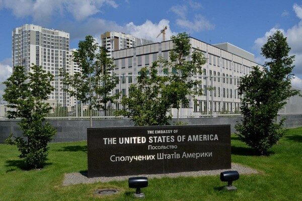 В посольстве США призвали к мирному разрешению ситуации с Саакашвили
