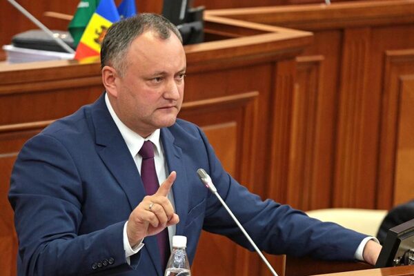 Будет ли майдан в Молдове. Почему отстранили президента и кто победит в его войне с парламентом