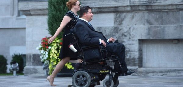 Канадский министр с инвалидностью ушел в отставку из-за обвинений в домогательствах