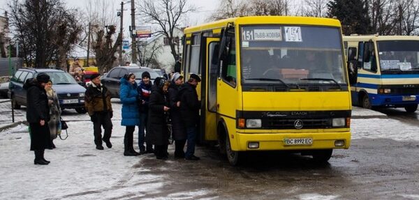 Проезд в частном транспорте Львова станет платным для пенсионеров