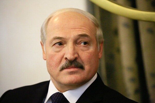 В Белоруссии Лукашенко отменил закон о взносах за тунеядство