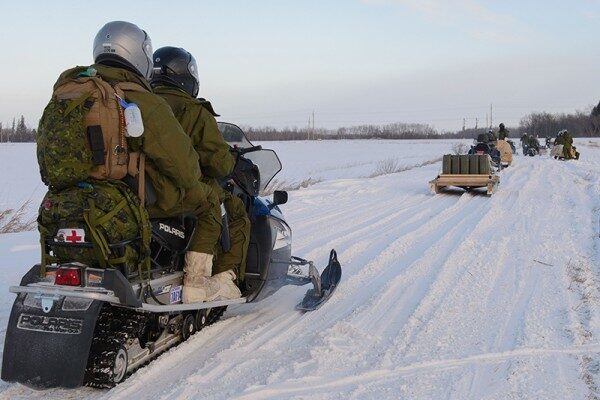 Армия Канады проводит учения в Арктике