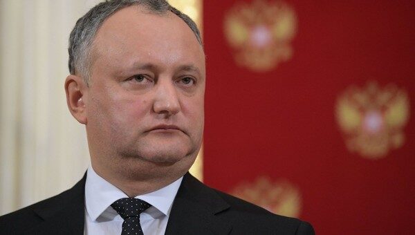 Додон пообещал не допустить объединения армии Молдовы и НАТО