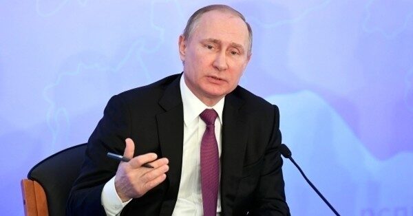 На съезде РСПП Путин предложил новую версию анекдота про тракториста