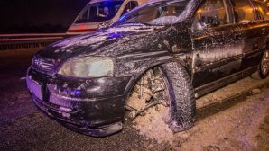На трассе «Орёл-Смоленск» иномарка сбила 22-летнего парня