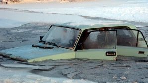 Под Астраханью водитель «Жигули» провалился под лёд