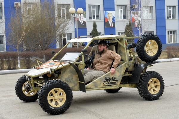 Супербоевая машина спецназа «Чаборз-6» презентована в Грозном