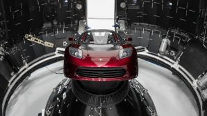 Уфологи: Инопланетяне наблюдали за полётом Tesla Roadster