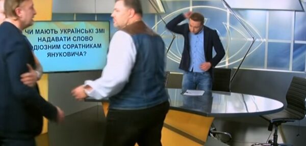 Видео: Экс-нардеп пытался подраться с Коцабой в эфире
