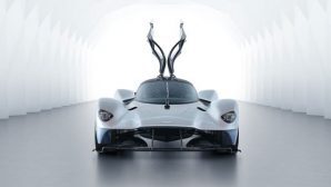 Aston Martin создаст «младшего брата» гиперкара Valkyrie