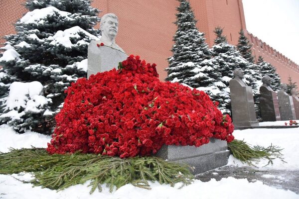 Что Россия может взять из сталинской эпохи в сегодняшний день