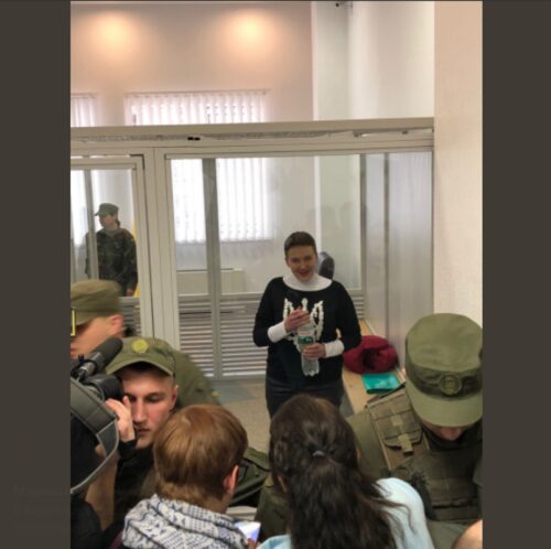Мать Савченко старалась уговорить дочь прекратить голодовку