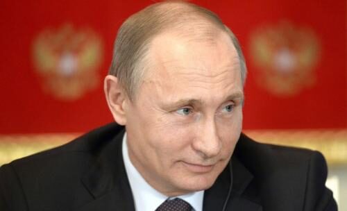 Песков: Путин не собирается оставлять политику