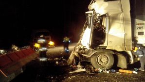 Под Кузбассом столкнулись грузовики: погиб водитель
