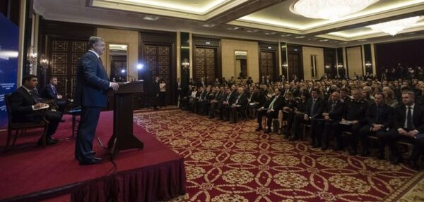 Порошенко выступил против отмены упрощенной системы налогообложения