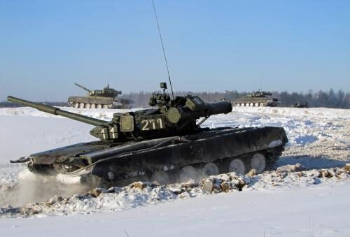 Смоленские и воронежские военные подняты по тревоге