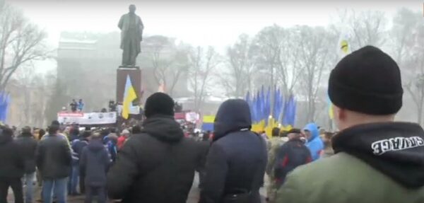 У памятника Шевченко в Киеве проходит «антиолигархическая» акция