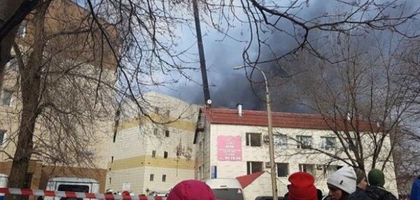 В кемеровском ТЦ вновь начался пожар