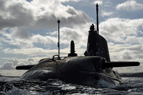 «Дуэль с российской подлодкой» призвана прикрыть позор британского флота