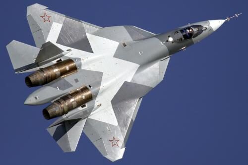 Эксперты: Российский истребитель Су-57 имеет превосходство над американским F-22
