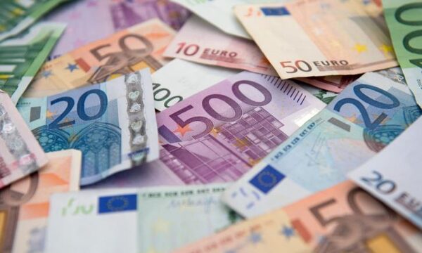 Курс евро на открытии торгов превысил отметку 80 рублей
