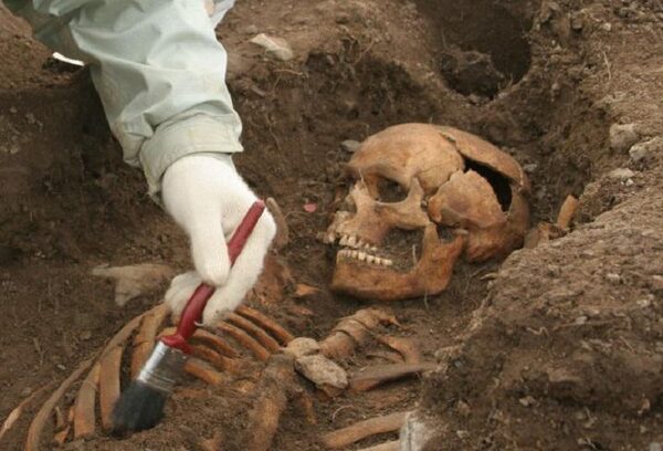Загадочные захоронения людей с дополнительными конечностями найдены в Перу