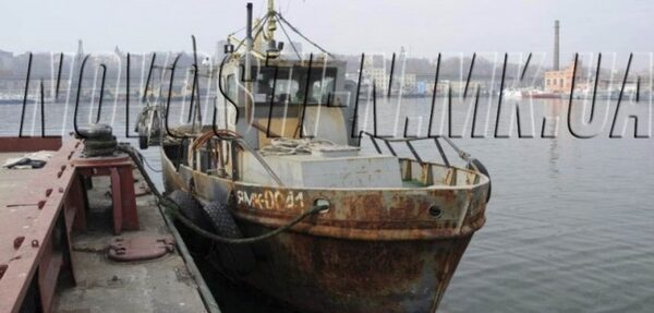 ФСБ: У берегов Крыма задержано украинское рыболовецкое судно