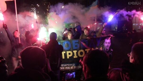 На Украине националисты хотят сжечь телеканал «Интер» из-за праздника 9 Мая
