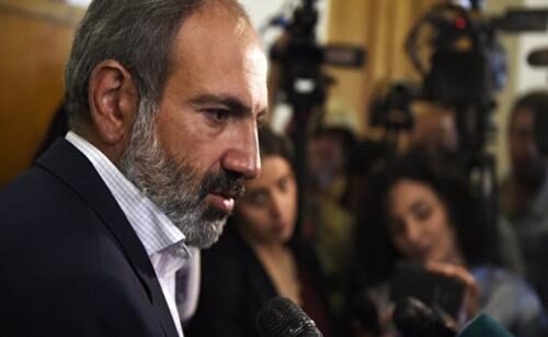 Пашинян: Ситуация в Армении будет переломлена «нежно»