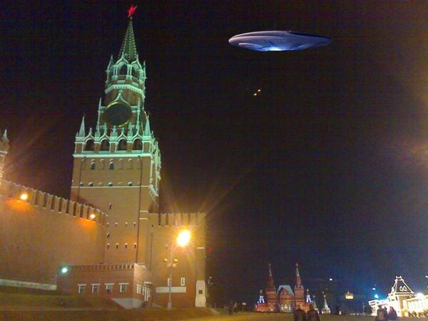 В Москве появились инопланетяне на огромной летающей тарелке – очевидцы
